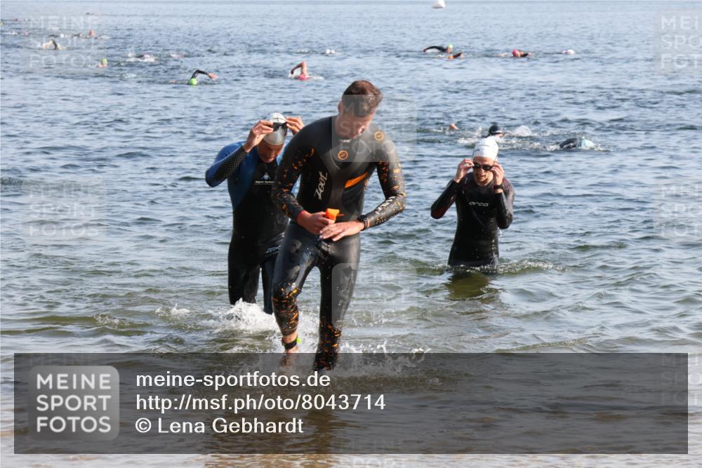 15.06.2025 - 27. Vierlanden-Triathlon Lena Gebhardt http://msf.ph/oto/8043714 15.06.2025 08:32:58 Schwimmen 8, 15, 36, 41, 60, 185, 234 meine-sportfotos.de