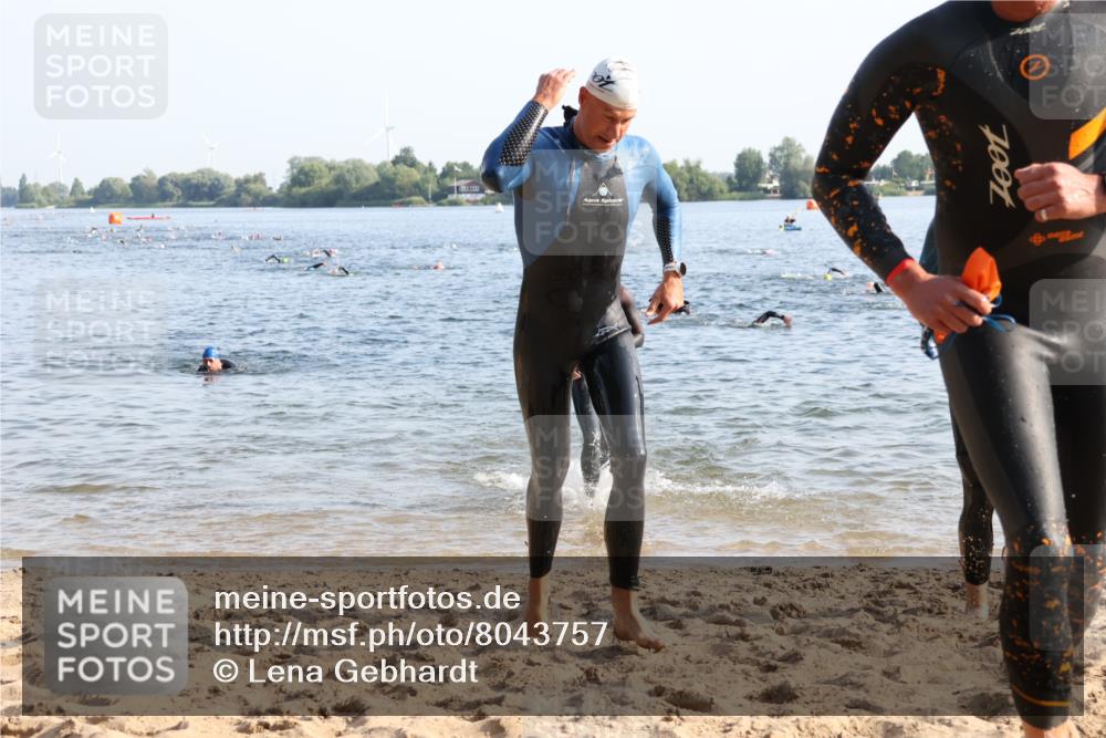 15.06.2025 - 27. Vierlanden-Triathlon Lena Gebhardt http://msf.ph/oto/8043757 15.06.2025 08:33:03 Schwimmen 8, 15, 36, 185, 234 meine-sportfotos.de