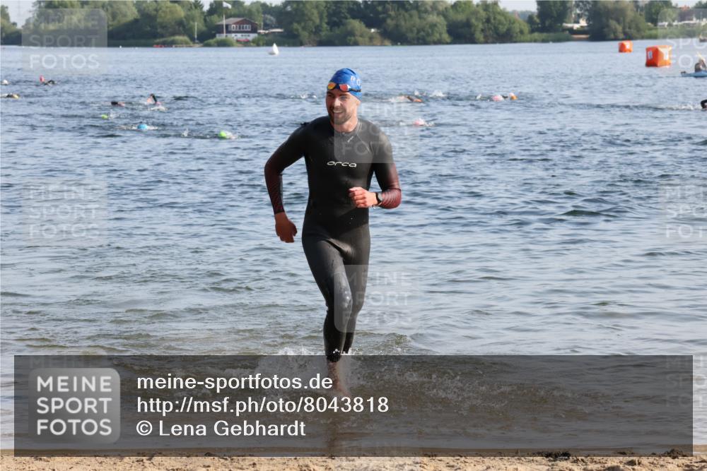 15.06.2025 - 27. Vierlanden-Triathlon Lena Gebhardt http://msf.ph/oto/8043818 15.06.2025 08:33:13 Schwimmen 15, 36, 61 meine-sportfotos.de