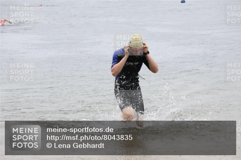 21.06.2025 - 27. Vierlanden-Triathlon Lena Gebhardt http://msf.ph/oto/8043835 15.06.2025 14:38:11 Schwimmen 1331 meine-sportfotos.de