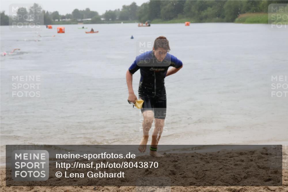 21.06.2025 - 27. Vierlanden-Triathlon Lena Gebhardt http://msf.ph/oto/8043870 15.06.2025 14:38:14 Schwimmen 1331 meine-sportfotos.de