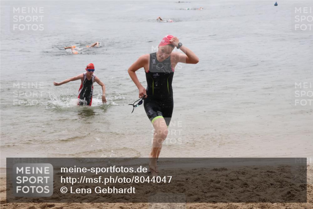 21.06.2025 - 27. Vierlanden-Triathlon Lena Gebhardt http://msf.ph/oto/8044047 15.06.2025 14:38:49 Schwimmen 1318, 1340 meine-sportfotos.de