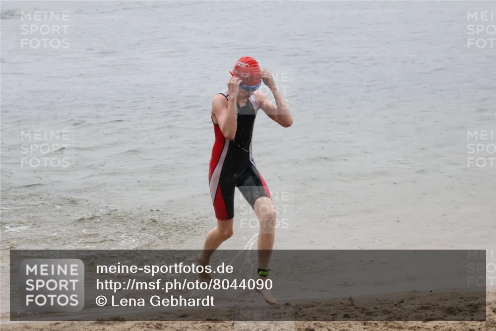21.06.2025 - 27. Vierlanden-Triathlon Lena Gebhardt http://msf.ph/oto/8044090 15.06.2025 14:38:52 Schwimmen 1318, 1340 meine-sportfotos.de