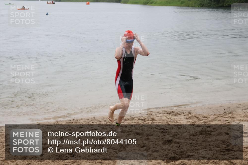 21.06.2025 - 27. Vierlanden-Triathlon Lena Gebhardt http://msf.ph/oto/8044105 15.06.2025 14:38:53 Schwimmen 1318, 1340 meine-sportfotos.de