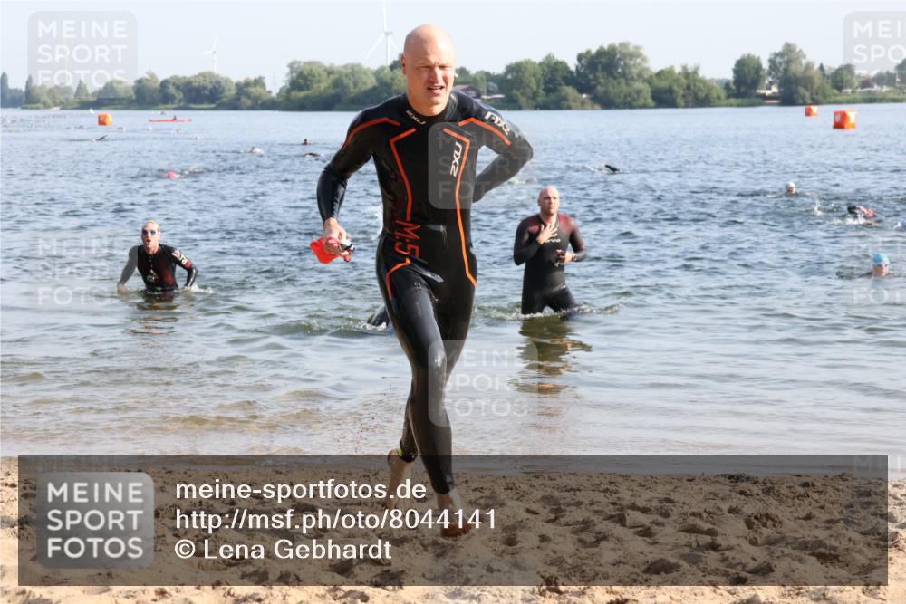 15.06.2025 - 27. Vierlanden-Triathlon Lena Gebhardt http://msf.ph/oto/8044141 15.06.2025 08:34:48 Schwimmen 46, 80, 124, 149, 159, 186 meine-sportfotos.de