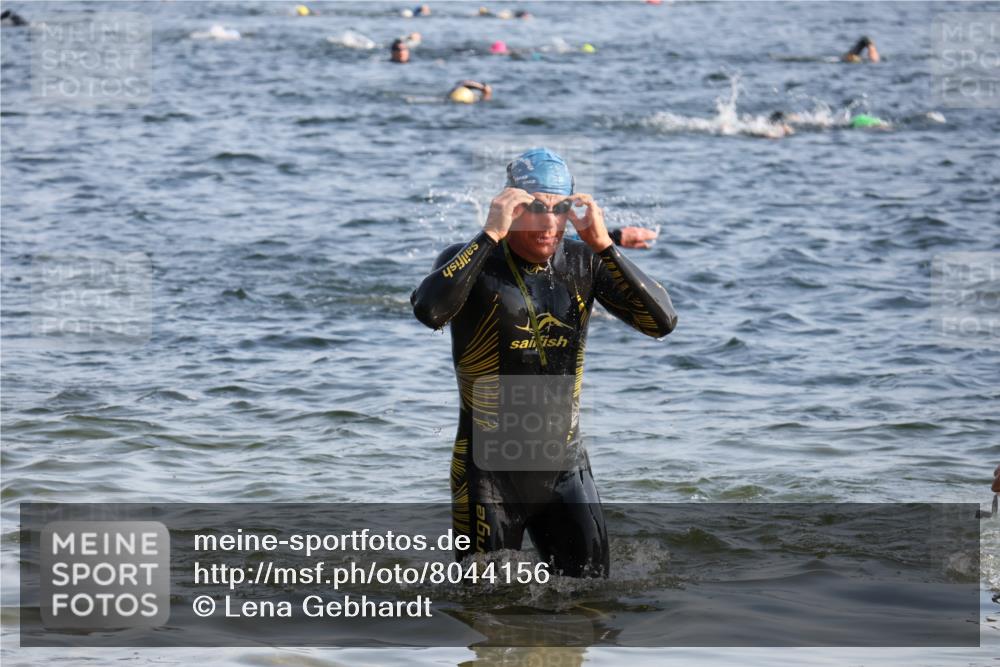 15.06.2025 - 27. Vierlanden-Triathlon Lena Gebhardt http://msf.ph/oto/8044156 15.06.2025 08:34:50 Schwimmen 43, 46, 80, 124, 149, 159, 186 meine-sportfotos.de