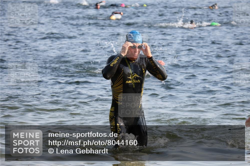 15.06.2025 - 27. Vierlanden-Triathlon Lena Gebhardt http://msf.ph/oto/8044160 15.06.2025 08:34:50 Schwimmen 43, 46, 80, 124, 149, 159, 186 meine-sportfotos.de