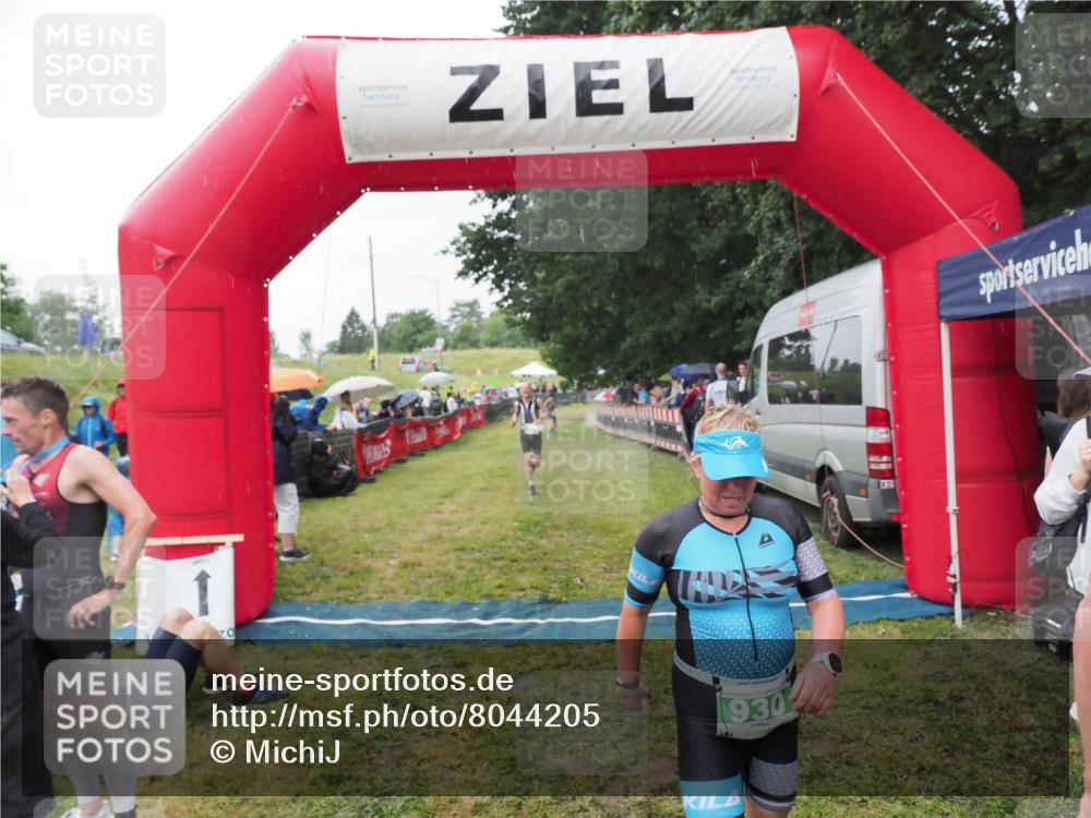 21.06.2025 - 27. Vierlanden-Triathlon MichiJ http://msf.ph/oto/8044205 15.06.2026 13:45:16 Ziel 849, 881, 930, 956 meine-sportfotos.de