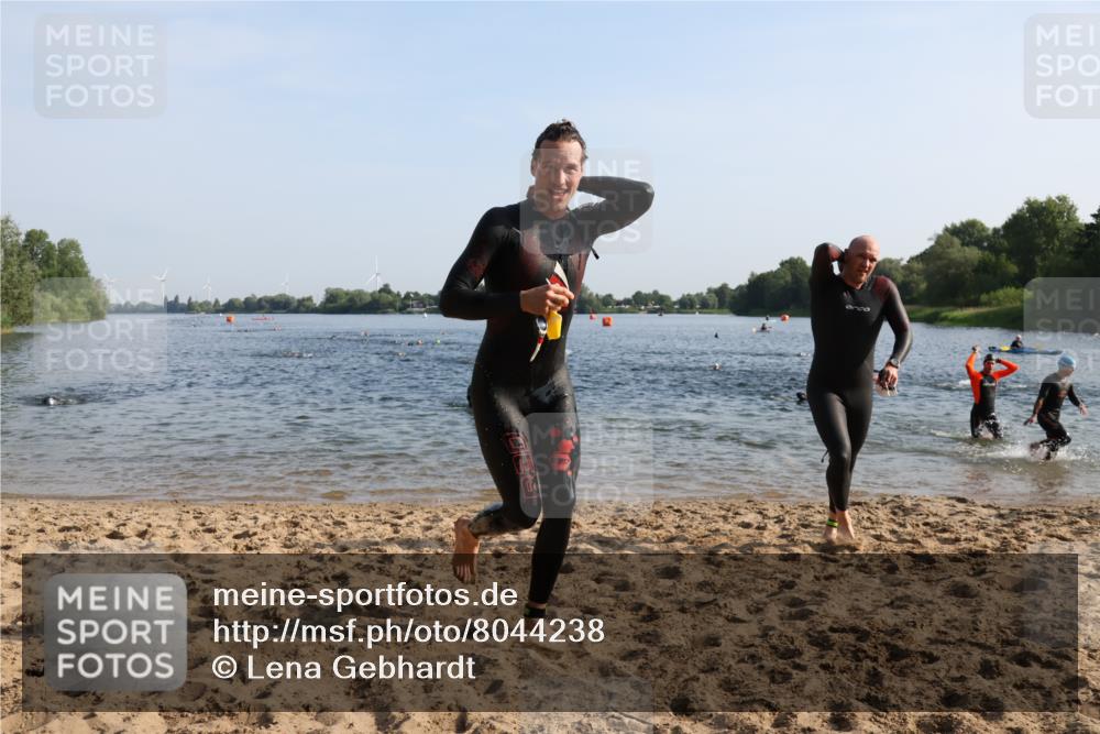 15.06.2025 - 27. Vierlanden-Triathlon Lena Gebhardt http://msf.ph/oto/8044238 15.06.2025 08:34:58 Schwimmen 12, 43, 80, 124, 149, 159, 186 meine-sportfotos.de