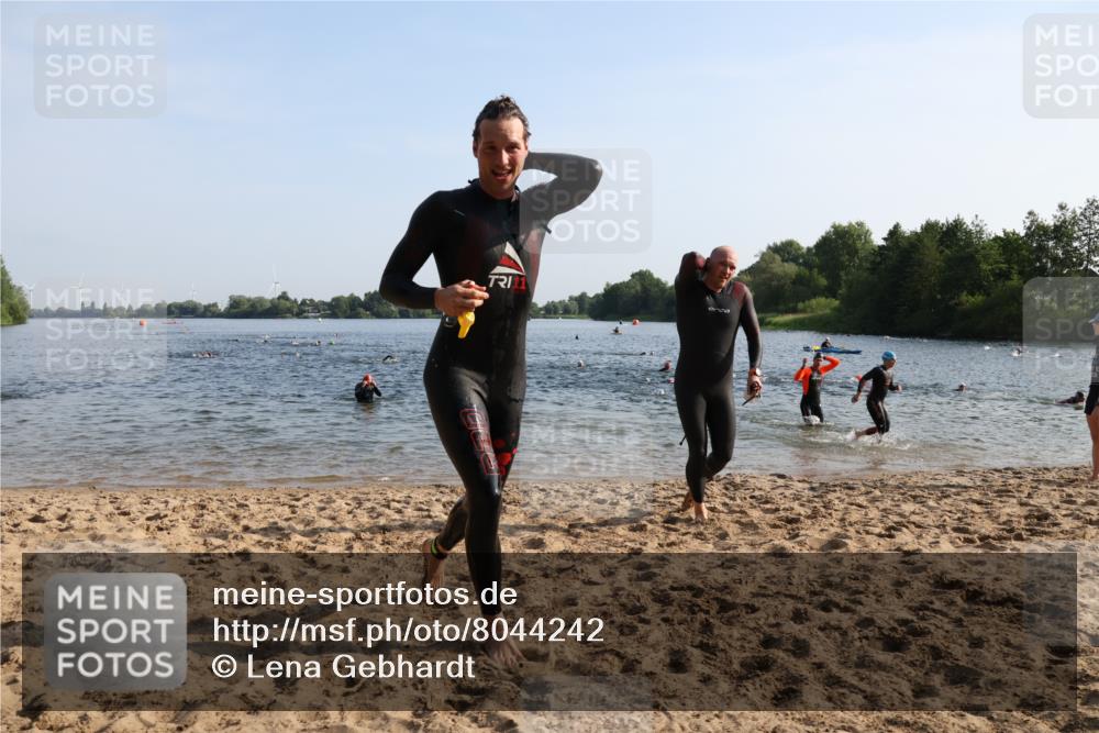 15.06.2025 - 27. Vierlanden-Triathlon Lena Gebhardt http://msf.ph/oto/8044242 15.06.2025 08:34:59 Schwimmen 12, 43, 64, 80, 149, 159, 186 meine-sportfotos.de
