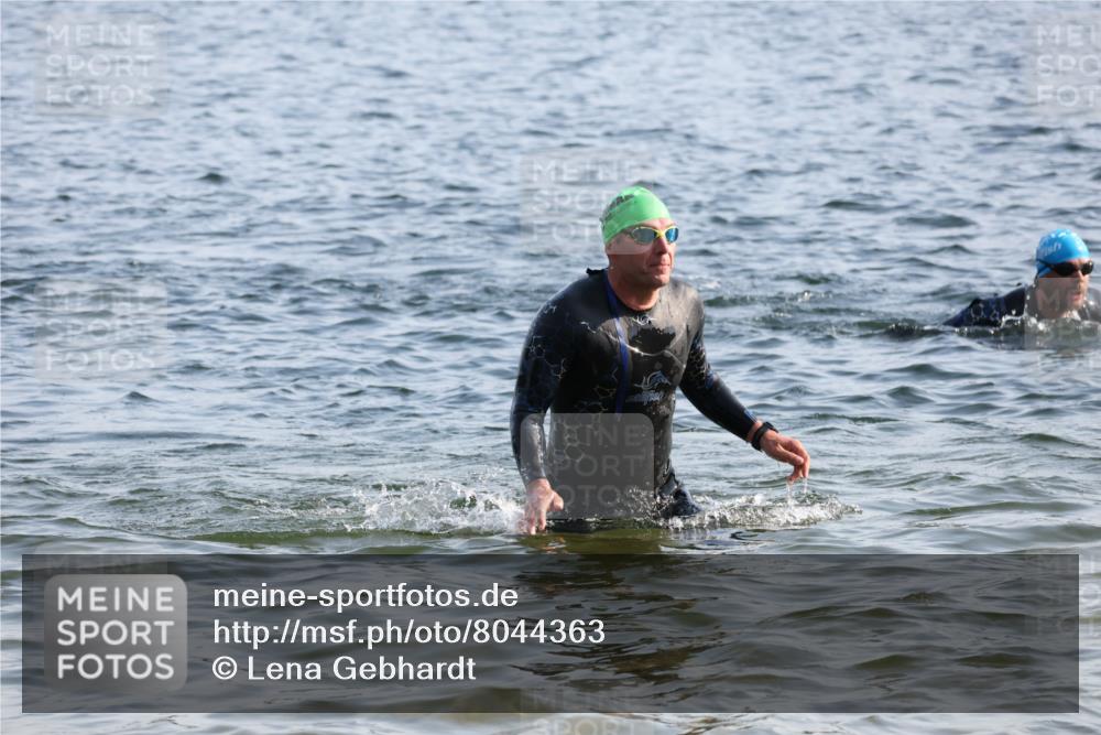 15.06.2025 - 27. Vierlanden-Triathlon Lena Gebhardt http://msf.ph/oto/8044363 15.06.2025 08:35:24 Schwimmen 6, 47 meine-sportfotos.de