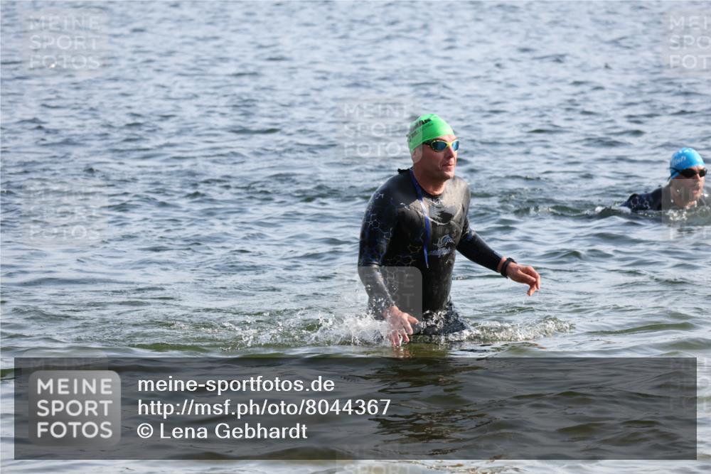 15.06.2025 - 27. Vierlanden-Triathlon Lena Gebhardt http://msf.ph/oto/8044367 15.06.2025 08:35:24 Schwimmen 6, 47 meine-sportfotos.de
