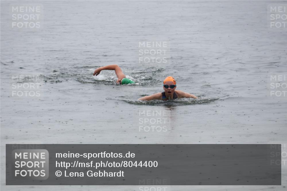21.06.2025 - 27. Vierlanden-Triathlon Lena Gebhardt http://msf.ph/oto/8044400 15.06.2025 14:39:52 Schwimmen  meine-sportfotos.de