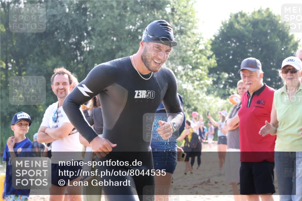 15.06.2025 - 27. Vierlanden-Triathlon Lena Gebhardt http://msf.ph/oto/8044535 15.06.2025 08:36:23 Schwimmen 29 meine-sportfotos.de