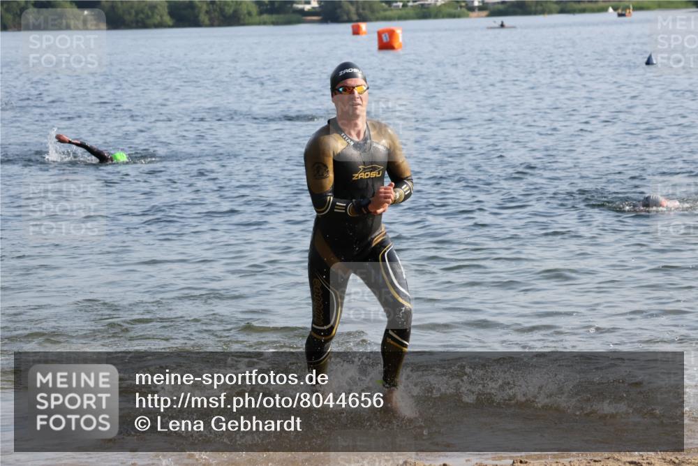 15.06.2025 - 27. Vierlanden-Triathlon Lena Gebhardt http://msf.ph/oto/8044656 15.06.2025 08:36:47 Schwimmen 39, 83 meine-sportfotos.de