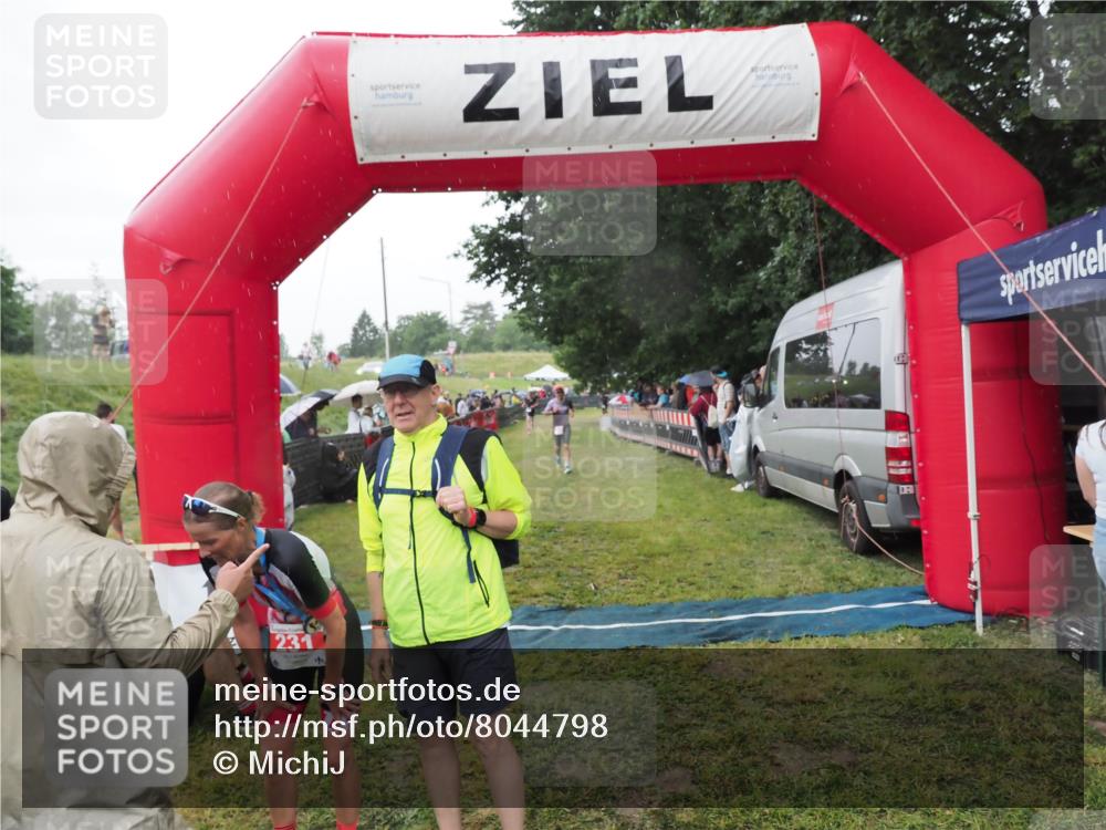 21.06.2025 - 27. Vierlanden-Triathlon MichiJ http://msf.ph/oto/8044798 15.06.2026 13:49:25 Ziel 142, 231, 924, 1162 meine-sportfotos.de