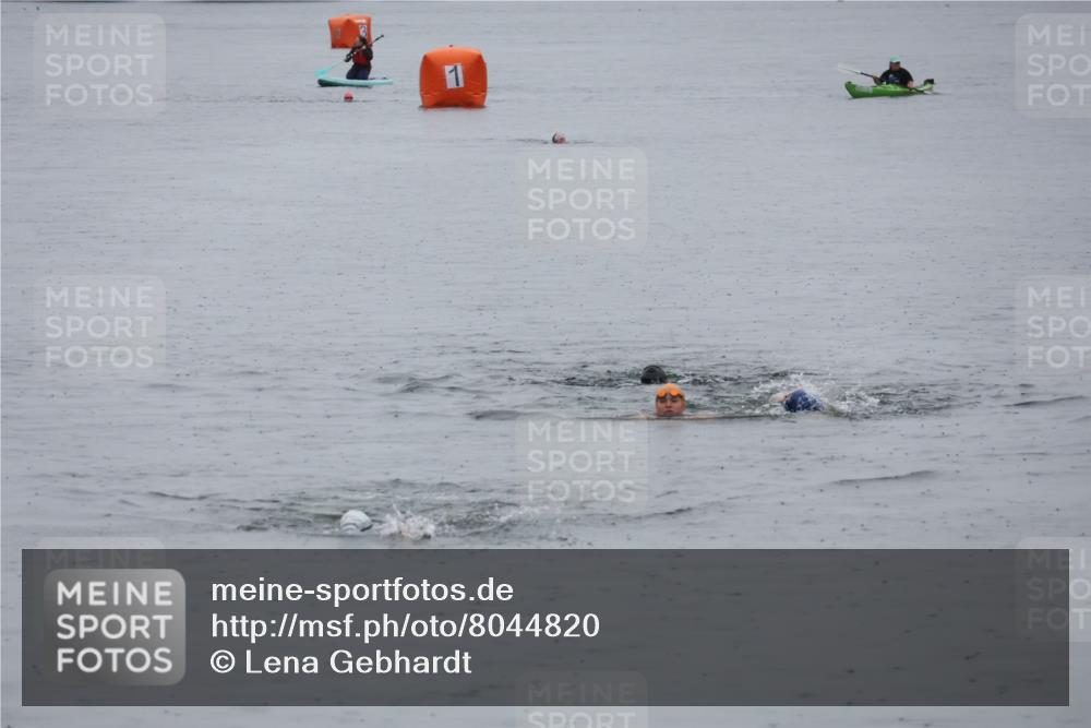 21.06.2025 - 27. Vierlanden-Triathlon Lena Gebhardt http://msf.ph/oto/8044820 15.06.2025 14:42:17 Schwimmen  meine-sportfotos.de