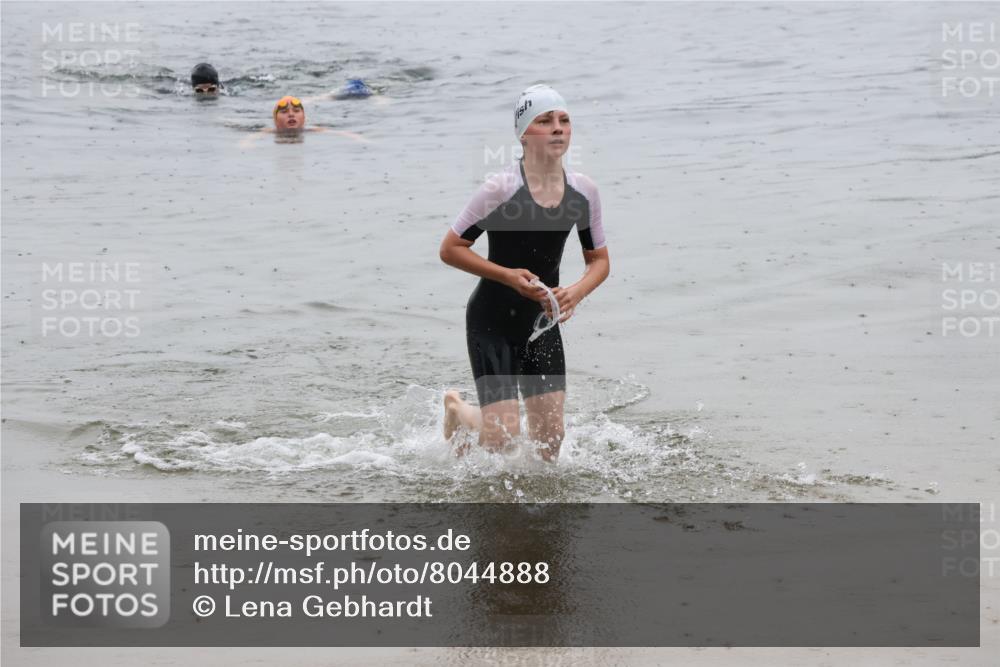 21.06.2025 - 27. Vierlanden-Triathlon Lena Gebhardt http://msf.ph/oto/8044888 15.06.2025 14:42:45 Schwimmen 1342 meine-sportfotos.de