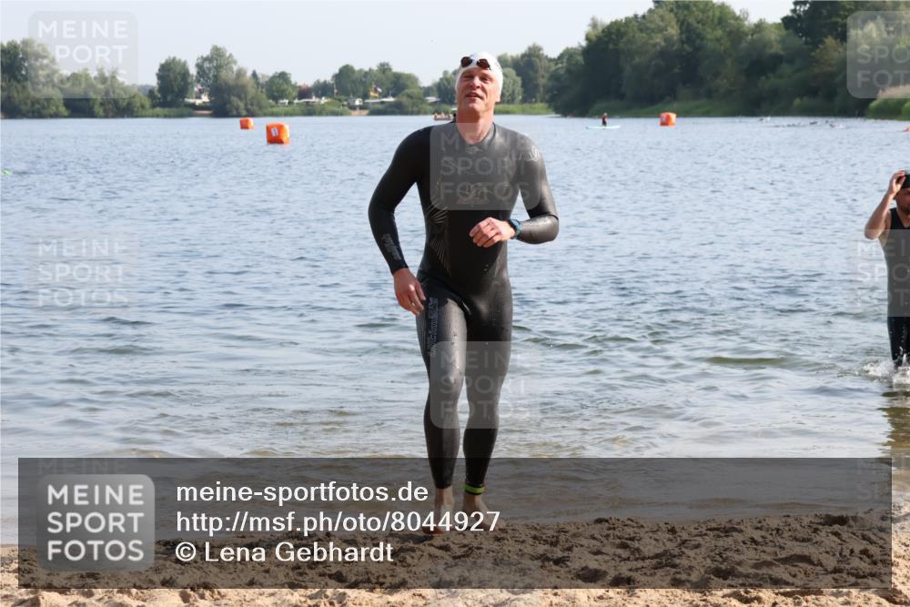 15.06.2025 - 27. Vierlanden-Triathlon Lena Gebhardt http://msf.ph/oto/8044927 15.06.2025 08:37:39 Schwimmen 9, 73, 171, 180, 181 meine-sportfotos.de