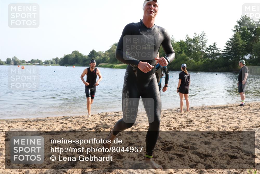 15.06.2025 - 27. Vierlanden-Triathlon Lena Gebhardt http://msf.ph/oto/8044957 15.06.2025 08:37:43 Schwimmen 9, 73, 171, 180, 181 meine-sportfotos.de