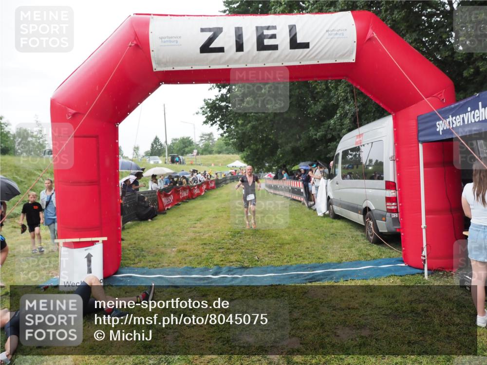 21.06.2025 - 27. Vierlanden-Triathlon MichiJ http://msf.ph/oto/8045075 15.06.2026 13:50:58 Ziel 1098, 1108, 1120, 1132, 1134, 1136 meine-sportfotos.de