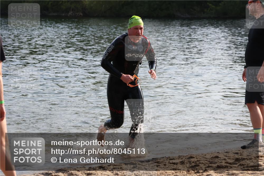 15.06.2025 - 27. Vierlanden-Triathlon Lena Gebhardt http://msf.ph/oto/8045113 15.06.2025 08:38:39 Schwimmen 2, 27, 35, 45, 86, 126, 182 meine-sportfotos.de