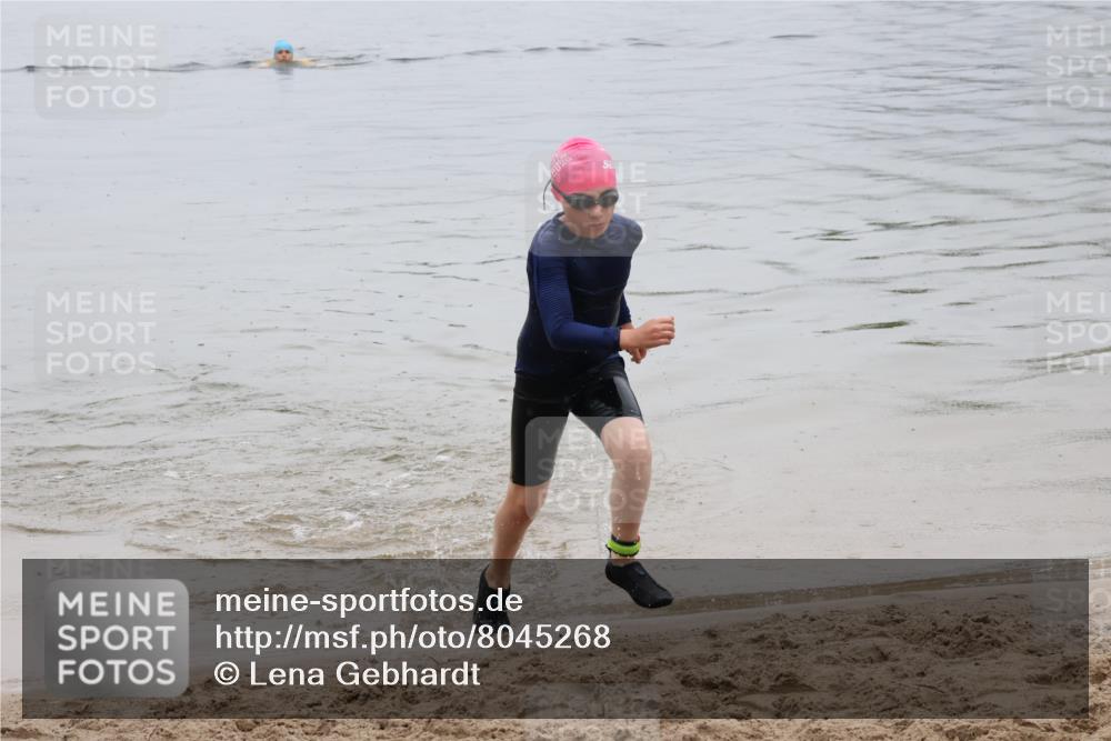 21.06.2025 - 27. Vierlanden-Triathlon Lena Gebhardt http://msf.ph/oto/8045268 15.06.2025 14:47:02 Schwimmen 1341 meine-sportfotos.de