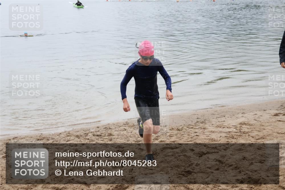 21.06.2025 - 27. Vierlanden-Triathlon Lena Gebhardt http://msf.ph/oto/8045283 15.06.2025 14:47:03 Schwimmen 1341 meine-sportfotos.de