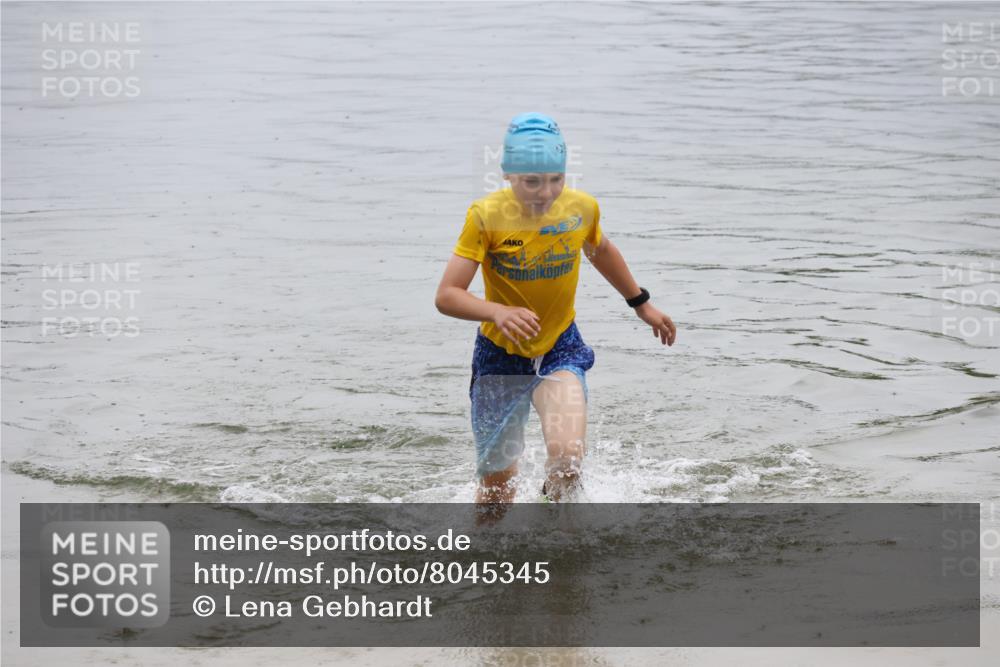 21.06.2025 - 27. Vierlanden-Triathlon Lena Gebhardt http://msf.ph/oto/8045345 15.06.2025 14:47:33 Schwimmen 1334 meine-sportfotos.de