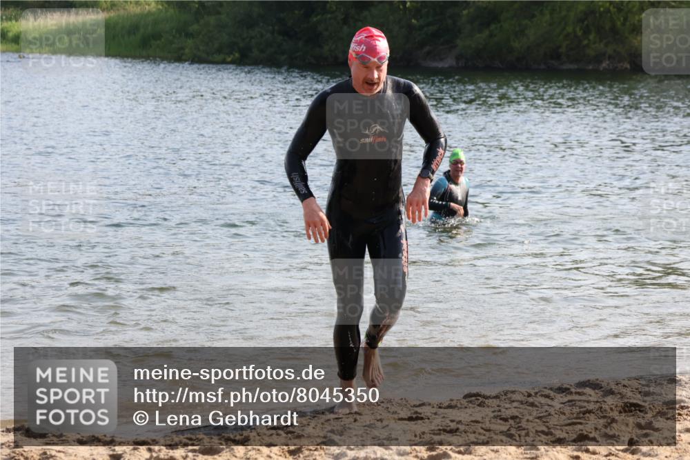 15.06.2025 - 27. Vierlanden-Triathlon Lena Gebhardt http://msf.ph/oto/8045350 15.06.2025 08:39:15 Schwimmen 120, 132, 165 meine-sportfotos.de