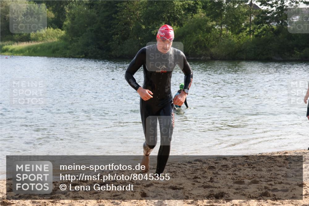 15.06.2025 - 27. Vierlanden-Triathlon Lena Gebhardt http://msf.ph/oto/8045355 15.06.2025 08:39:16 Schwimmen 120, 132, 165 meine-sportfotos.de