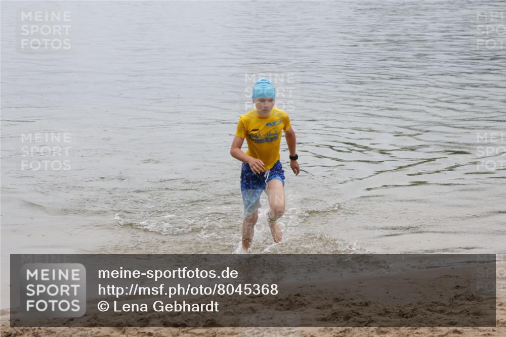 21.06.2025 - 27. Vierlanden-Triathlon Lena Gebhardt http://msf.ph/oto/8045368 15.06.2025 14:47:34 Schwimmen 1334 meine-sportfotos.de