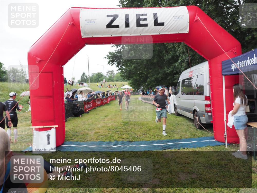 21.06.2025 - 27. Vierlanden-Triathlon MichiJ http://msf.ph/oto/8045406 15.06.2026 13:52:21 Ziel 23, 1112, 1117, 1163 meine-sportfotos.de