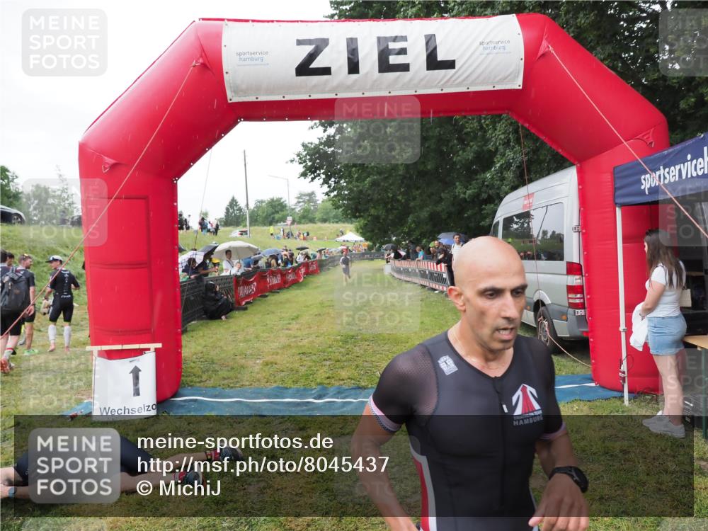 21.06.2025 - 27. Vierlanden-Triathlon MichiJ http://msf.ph/oto/8045437 15.06.2026 13:52:25 Ziel 23, 1117, 1163 meine-sportfotos.de