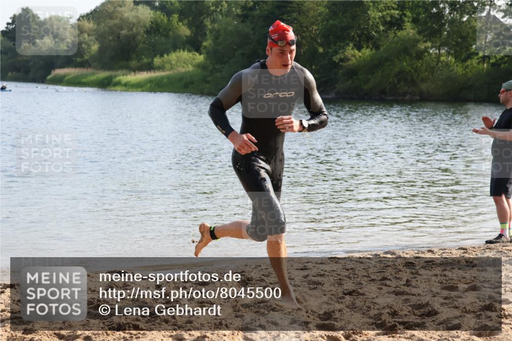 15.06.2025 - 27. Vierlanden-Triathlon Lena Gebhardt http://msf.ph/oto/8045500 15.06.2025 08:39:43 Schwimmen 59, 168 meine-sportfotos.de