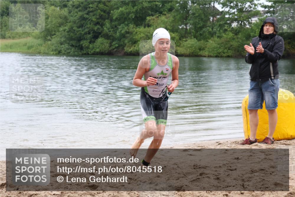 21.06.2025 - 27. Vierlanden-Triathlon Lena Gebhardt http://msf.ph/oto/8045518 15.06.2025 14:50:47 Schwimmen  meine-sportfotos.de