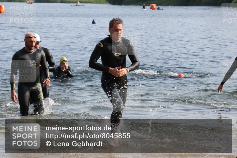 15.06.2025 - 27. Vierlanden-Triathlon Lena Gebhardt http://msf.ph/oto/8045855 15.06.2025 08:41:01 Schwimmen 99, 109, 114, 129, 147 meine-sportfotos.de
