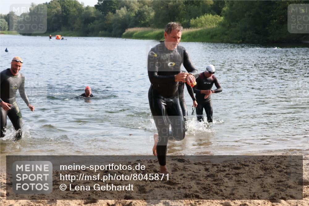 15.06.2025 - 27. Vierlanden-Triathlon Lena Gebhardt http://msf.ph/oto/8045871 15.06.2025 08:41:02 Schwimmen 99, 109, 114, 129, 138, 147 meine-sportfotos.de