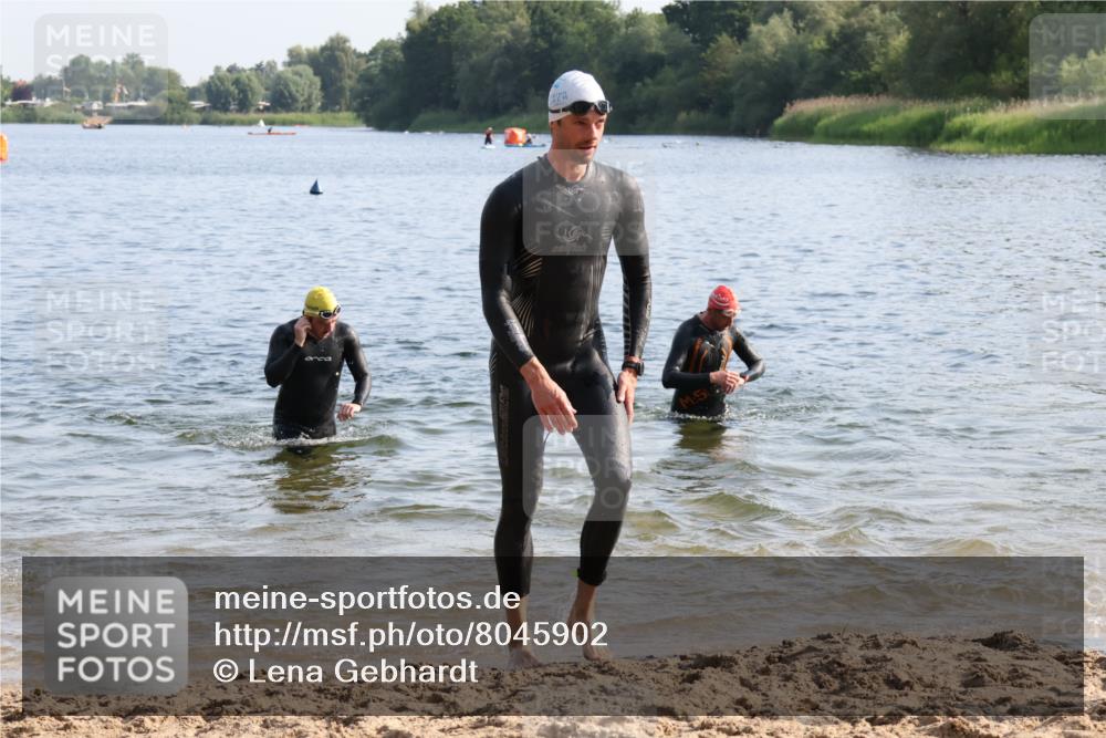 15.06.2025 - 27. Vierlanden-Triathlon Lena Gebhardt http://msf.ph/oto/8045902 15.06.2025 08:41:06 Schwimmen 22, 99, 109, 114, 129, 138, 147, 176 meine-sportfotos.de