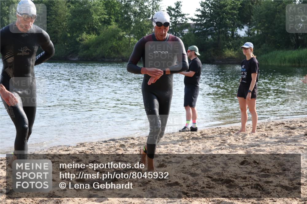 15.06.2025 - 27. Vierlanden-Triathlon Lena Gebhardt http://msf.ph/oto/8045932 15.06.2025 08:41:09 Schwimmen 22, 99, 109, 111, 114, 129, 138, 147, 176 meine-sportfotos.de