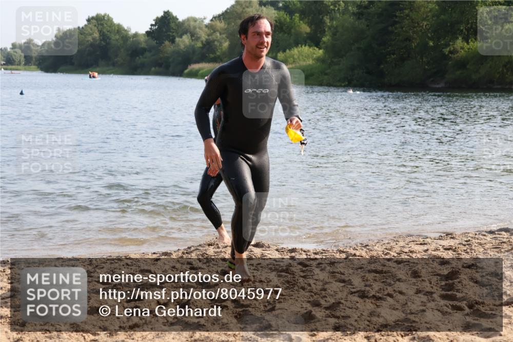 15.06.2025 - 27. Vierlanden-Triathlon Lena Gebhardt http://msf.ph/oto/8045977 15.06.2025 08:41:14 Schwimmen 22, 109, 111, 129, 138, 147, 176 meine-sportfotos.de