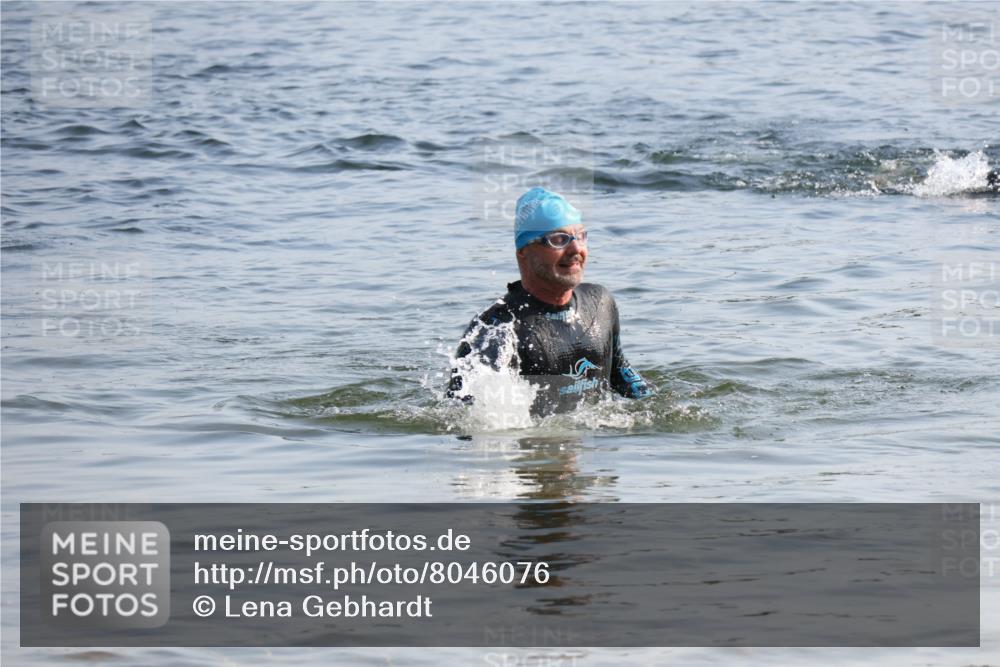 15.06.2025 - 27. Vierlanden-Triathlon Lena Gebhardt http://msf.ph/oto/8046076 15.06.2025 08:41:50 Schwimmen 122 meine-sportfotos.de