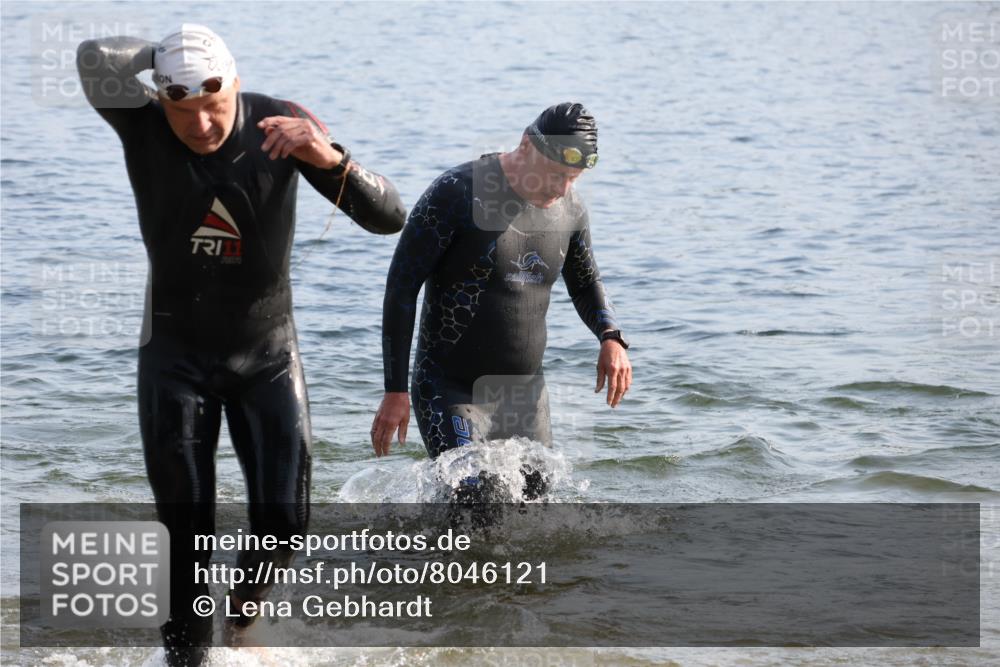 15.06.2025 - 27. Vierlanden-Triathlon Lena Gebhardt http://msf.ph/oto/8046121 15.06.2025 08:42:03 Schwimmen 121, 128, 135 meine-sportfotos.de