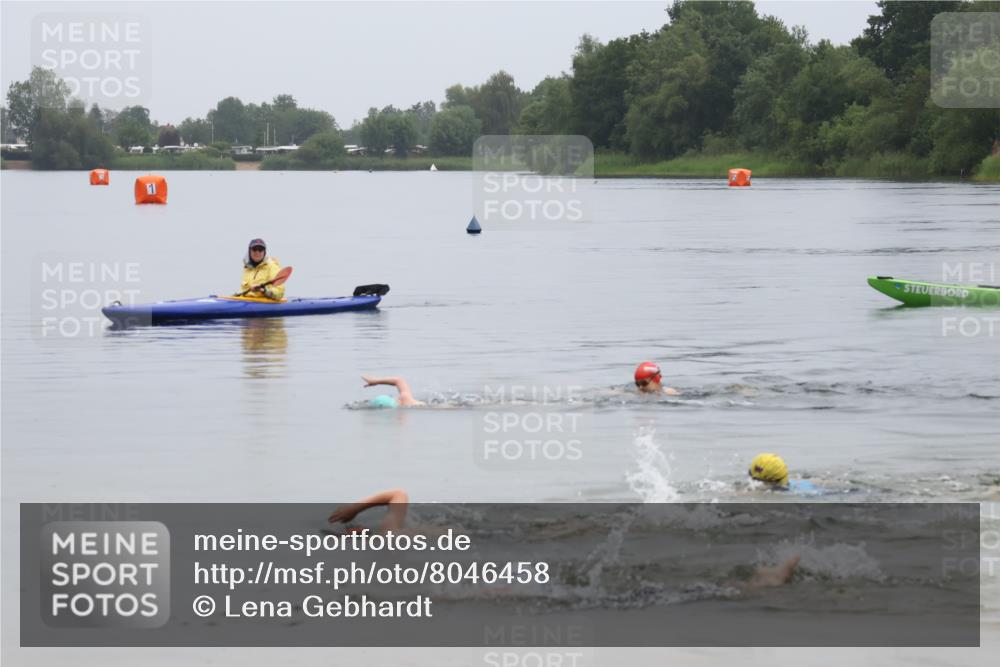 21.06.2025 - 27. Vierlanden-Triathlon Lena Gebhardt http://msf.ph/oto/8046458 15.06.2025 15:00:42 Schwimmen  meine-sportfotos.de