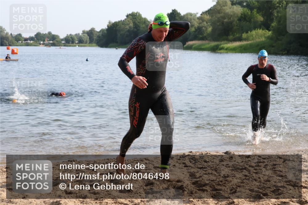 15.06.2025 - 27. Vierlanden-Triathlon Lena Gebhardt http://msf.ph/oto/8046498 15.06.2025 08:43:08 Schwimmen 11, 18, 72, 100, 139 meine-sportfotos.de