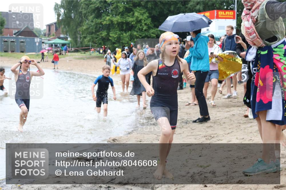 21.06.2025 - 27. Vierlanden-Triathlon Lena Gebhardt http://msf.ph/oto/8046608 15.06.2025 15:01:39 Schwimmen  meine-sportfotos.de