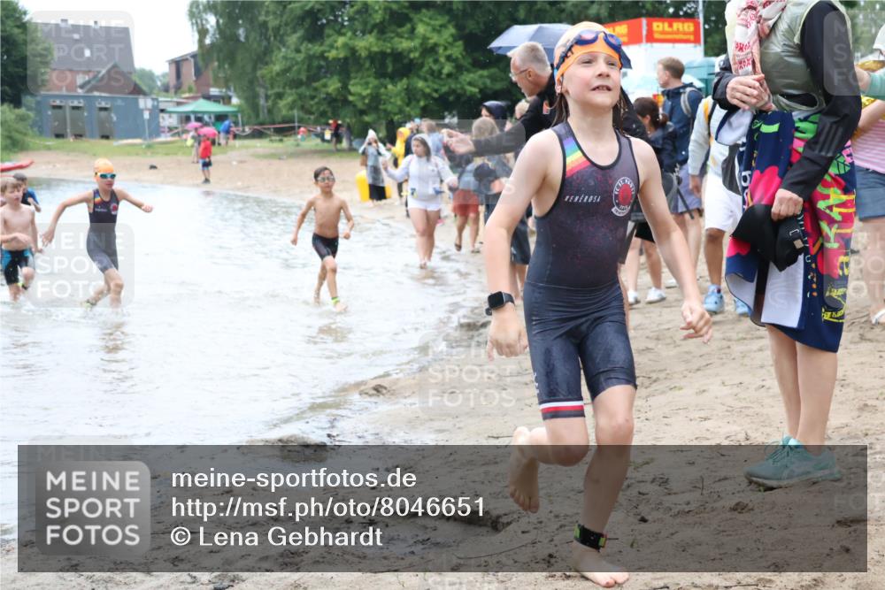 21.06.2025 - 27. Vierlanden-Triathlon Lena Gebhardt http://msf.ph/oto/8046651 15.06.2025 15:01:42 Schwimmen  meine-sportfotos.de