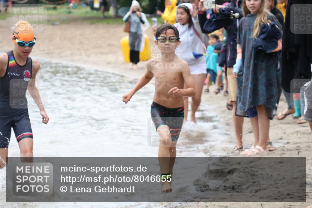 21.06.2025 - 27. Vierlanden-Triathlon Lena Gebhardt http://msf.ph/oto/8046655 15.06.2025 15:01:43 Schwimmen  meine-sportfotos.de