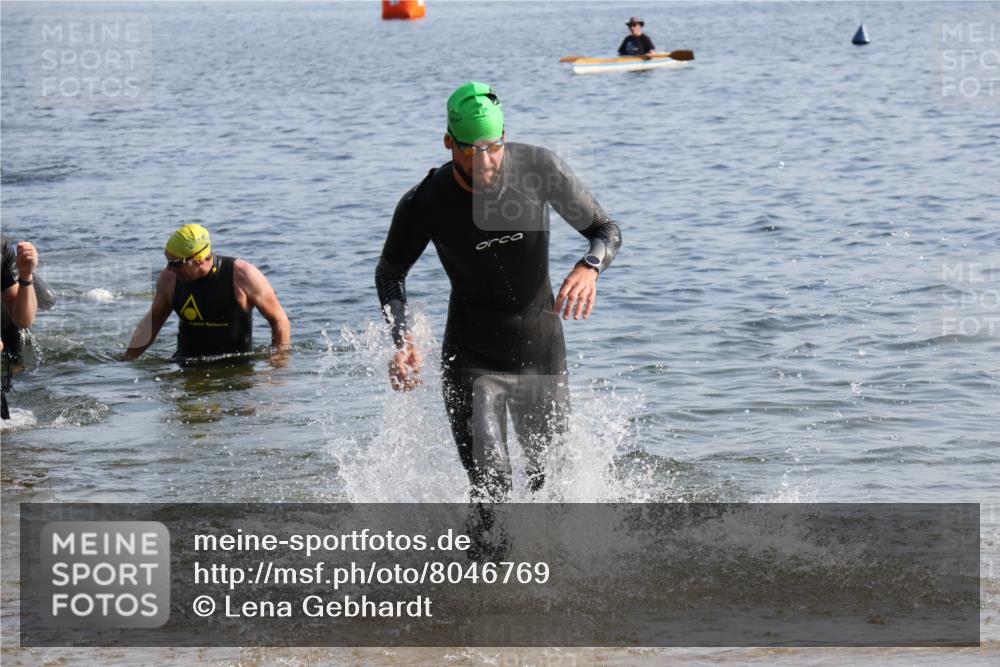 15.06.2025 - 27. Vierlanden-Triathlon Lena Gebhardt http://msf.ph/oto/8046769 15.06.2025 08:43:47 Schwimmen 23, 32, 84, 113 meine-sportfotos.de