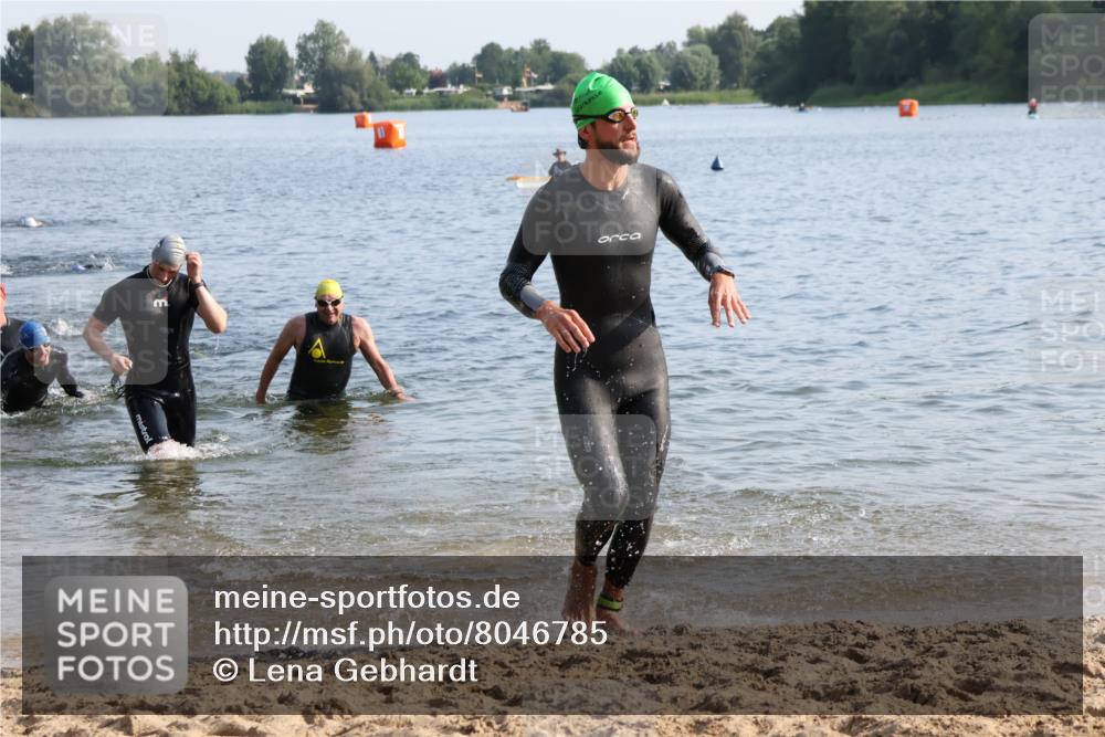 15.06.2025 - 27. Vierlanden-Triathlon Lena Gebhardt http://msf.ph/oto/8046785 15.06.2025 08:43:48 Schwimmen 23, 32, 84, 113 meine-sportfotos.de